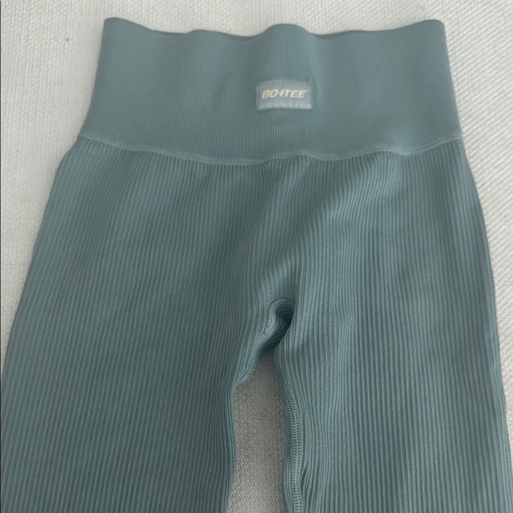 Blue Ribbed High-Waisted Leggings with Seamless Waistband
